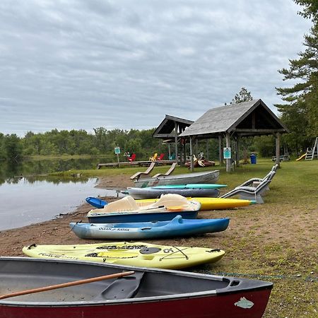 Lakefront Hideaway Resort คาวาร์ธาเลคส์ ภายนอก รูปภาพ