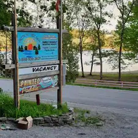 Lakefront Hideaway Resort คาวาร์ธาเลคส์ ภายนอก รูปภาพ